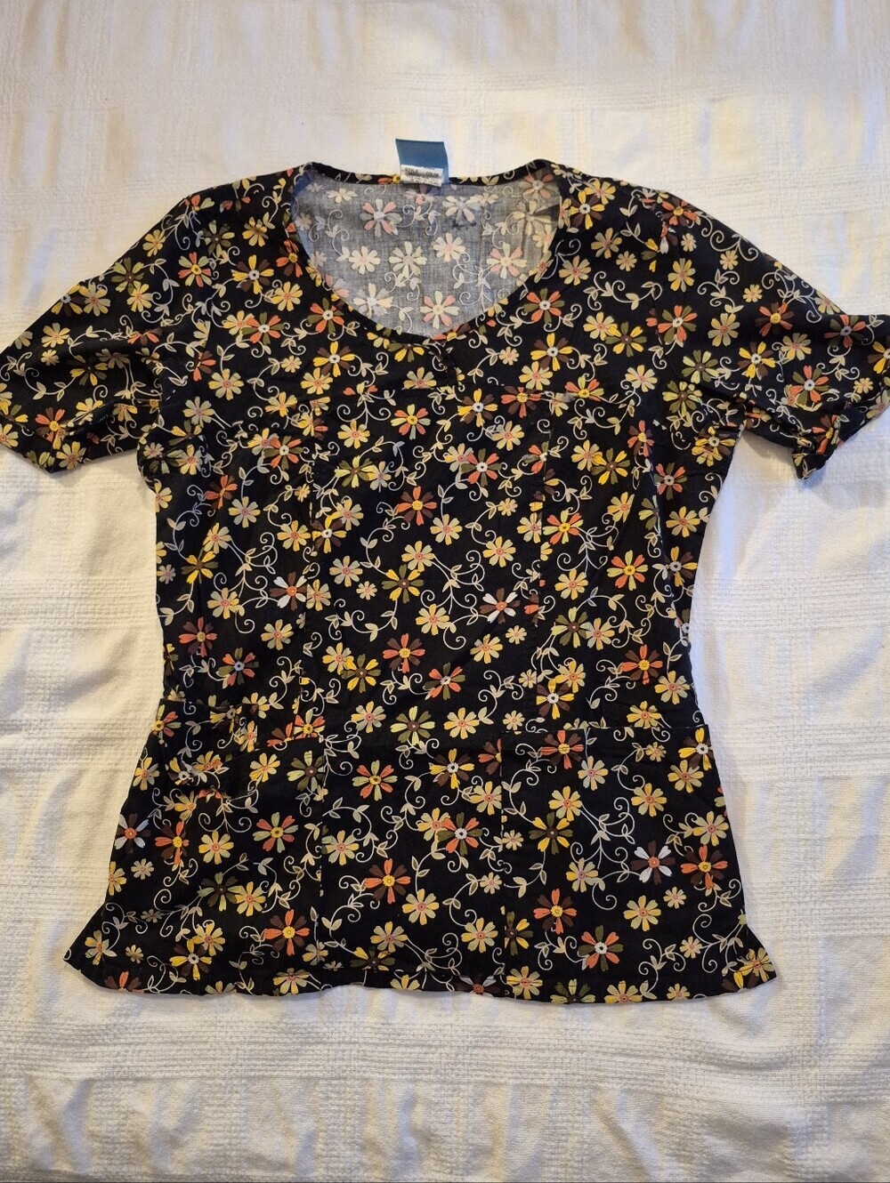 Scrub HQ women's Small back with floral print scrub top VGUC